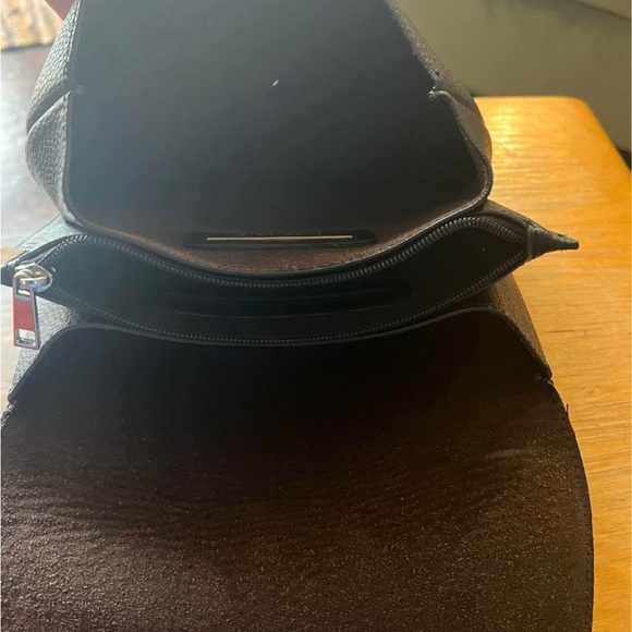 Street level black clutch w/tassel - Picture 5 of 6